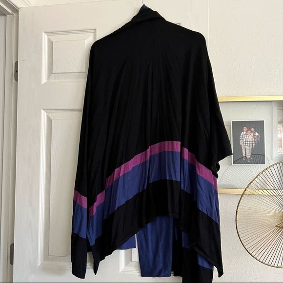 Sejour woman’s poncho  - Picture 2 of 6